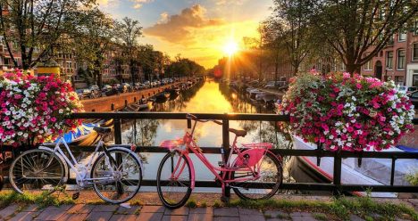 zbor ieftin amsterdam, bilet avion ieftin, vacanta ieftina amsterdam, cazare ieftina amsterdam, amsterdam, bruxelles, travelator.ro, pont calatorie, diy, low cost, travelator.ro, olanda, belgia