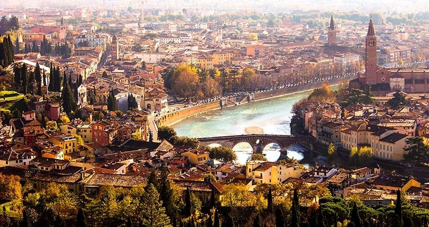 zbor,bilet,ieftin,avion,vacanta,cazare,verona,italia,travelator