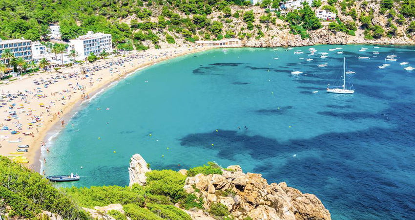 vacanta ieftina, zbor ieftin, cazare ieftina, ibiza, spania, travelator.ro