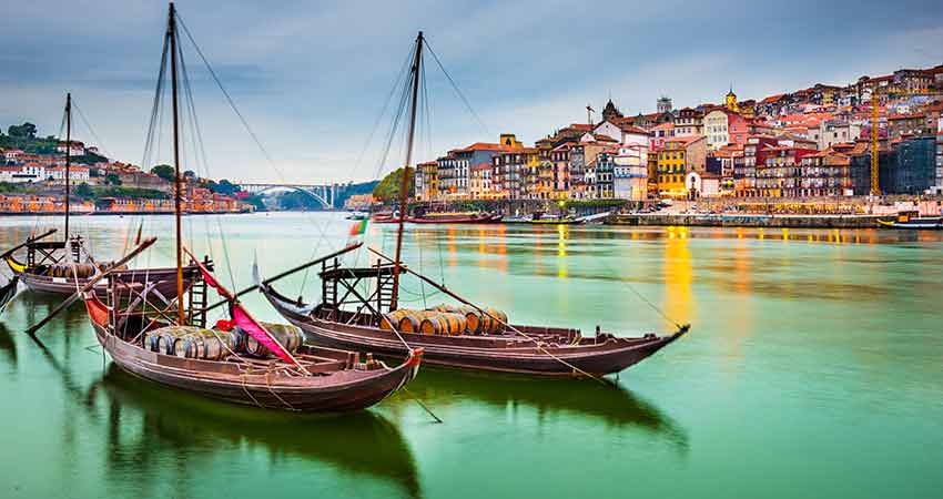 zboruri ieftine, vacante ieftine, zboruri si vacante ieftine, porto, portugalia, travelator.ro, calatorii, zbor ieftin bucuresti - porto