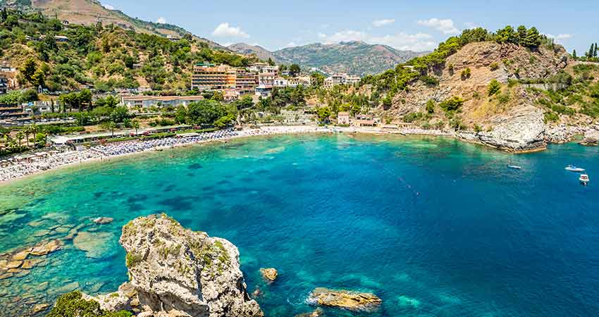 zboruri ieftine, vacante ieftine, travelator.ro, ponturi calatorie, cazare ieftina, diy, taormina, sicilia,