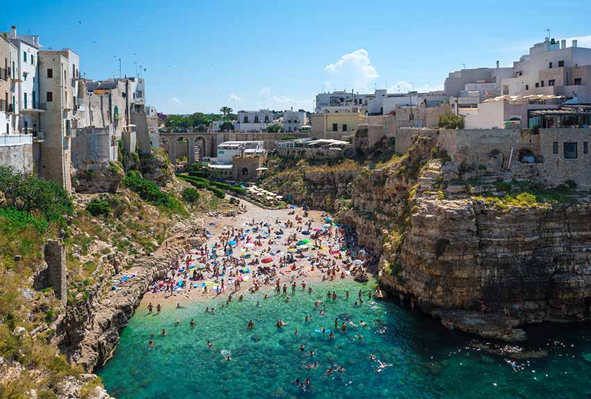 zboruri ieftine, vacante ieftine, travelator.ro, ponturi, calatorii, puglia, polignano a mare, italia, plaja