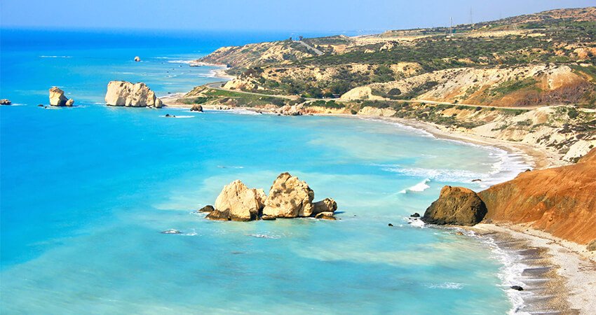 zboruri ieftine, vacante ieftine, travelator.ro, ponturi, calatorii, idei de vacanta, cazare ieftina, cipru, 1 mai, larnaca, paphos, bucuresti, cluj